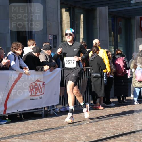 06.10.2024 - 19. swb-Marathon Bremen Strokosch-Dieckow http://msf.ph/oto/7368828 06.10.2024 10:35:09 Laufen 7098, 8577 meine-sportfotos.de