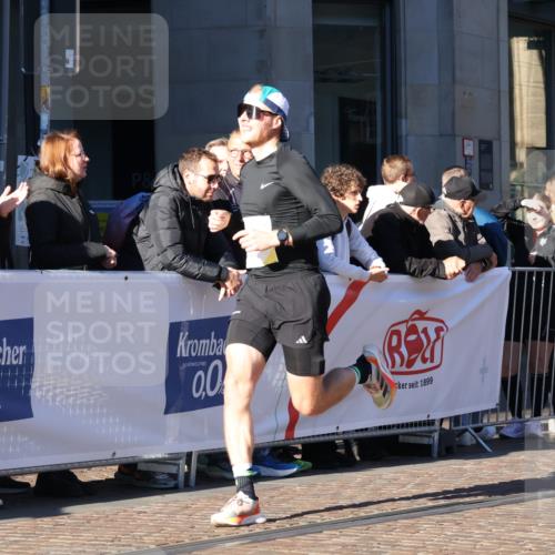 06.10.2024 - 19. swb-Marathon Bremen Strokosch-Dieckow http://msf.ph/oto/7368841 06.10.2024 10:35:10 Laufen 7098, 8577 meine-sportfotos.de
