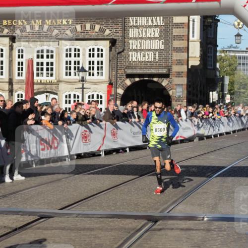 06.10.2024 - 19. swb-Marathon Bremen Luisa Fischer http://msf.ph/oto/7369134 06.10.2024 10:31:14 Ziel 8500, 9039 meine-sportfotos.de