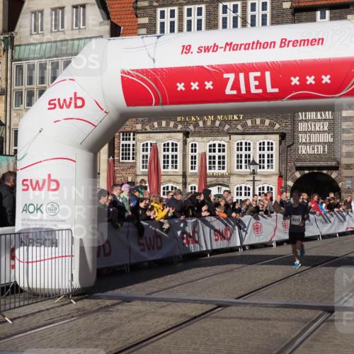 06.10.2024 - 19. swb-Marathon Bremen Luisa Fischer http://msf.ph/oto/7369395 06.10.2024 10:32:05 Ziel 8513 meine-sportfotos.de