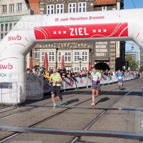 06.10.2024 - 19. swb-Marathon Bremen Luisa Fischer http://msf.ph/oto/7370421 06.10.2024 10:33:53 Ziel 8139, 8543, 8735 meine-sportfotos.de