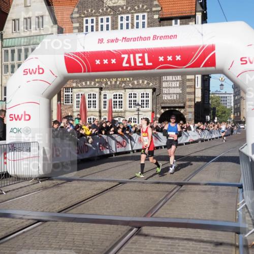 06.10.2024 - 19. swb-Marathon Bremen Luisa Fischer http://msf.ph/oto/7370765 06.10.2024 10:34:06 Ziel 8423, 8750, 8938 meine-sportfotos.de