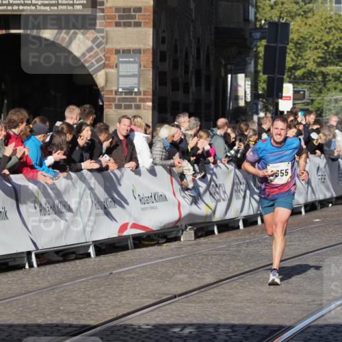 06.10.2024 - 19. swb-Marathon Bremen Luisa Fischer http://msf.ph/oto/7371295 06.10.2024 10:34:35 Ziel 7190, 8655 meine-sportfotos.de