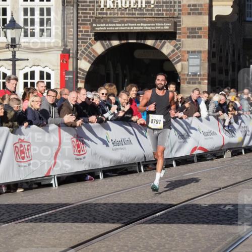 06.10.2024 - 19. swb-Marathon Bremen Luisa Fischer http://msf.ph/oto/7371958 06.10.2024 10:35:04 Ziel 8791 meine-sportfotos.de