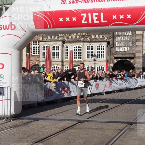 06.10.2024 - 19. swb-Marathon Bremen Luisa Fischer http://msf.ph/oto/7372074 06.10.2024 10:35:06 Ziel 8791 meine-sportfotos.de