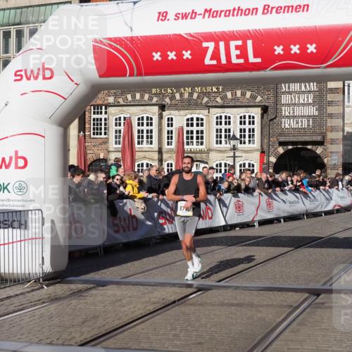 06.10.2024 - 19. swb-Marathon Bremen Luisa Fischer http://msf.ph/oto/7372091 06.10.2024 10:35:07 Ziel 8791 meine-sportfotos.de
