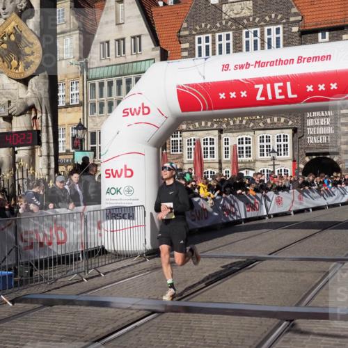06.10.2024 - 19. swb-Marathon Bremen Luisa Fischer http://msf.ph/oto/7372292 06.10.2024 10:35:23 Ziel 8577, 8983 meine-sportfotos.de