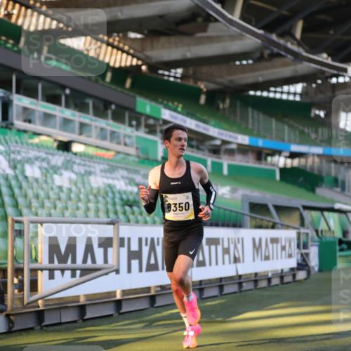 06.10.2024 - 19. swb-Marathon Bremen Yannick Fuchs http://msf.ph/oto/7373560 06.10.2024 10:14:44 Laufen im Stadion 41, 8350, 8667 meine-sportfotos.de
