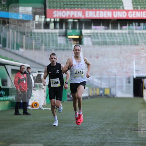 06.10.2024 - 19. swb-Marathon Bremen Yannick Fuchs http://msf.ph/oto/7373640 06.10.2024 10:14:48 Laufen im Stadion 41, 8350, 8395, 8396, 8667 meine-sportfotos.de