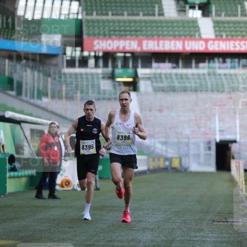06.10.2024 - 19. swb-Marathon Bremen Yannick Fuchs http://msf.ph/oto/7373660 06.10.2024 10:14:48 Laufen im Stadion 41, 8350, 8395, 8396, 8667 meine-sportfotos.de