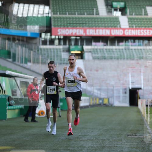 06.10.2024 - 19. swb-Marathon Bremen Yannick Fuchs http://msf.ph/oto/7373669 06.10.2024 10:14:49 Laufen im Stadion 41, 8350, 8395, 8396, 8667 meine-sportfotos.de