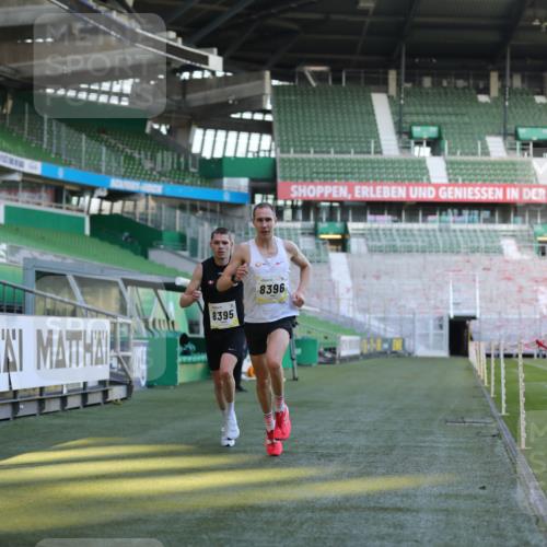 06.10.2024 - 19. swb-Marathon Bremen Yannick Fuchs http://msf.ph/oto/7373736 06.10.2024 10:14:50 Laufen im Stadion 41, 8350, 8395, 8396, 8667 meine-sportfotos.de