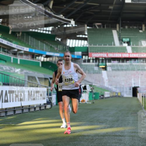 06.10.2024 - 19. swb-Marathon Bremen Yannick Fuchs http://msf.ph/oto/7373769 06.10.2024 10:14:50 Laufen im Stadion 41, 8350, 8395, 8396, 8667 meine-sportfotos.de