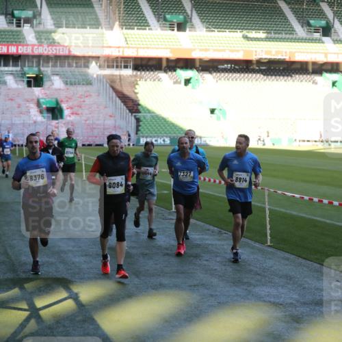 06.10.2024 - 19. swb-Marathon Bremen Yannick Fuchs http://msf.ph/oto/7386711 06.10.2024 10:26:16 Laufen im Stadion 7045, 7141, 7294, 7327, 7403, 7414, 7429, 7433, 7485, 7508, 7771, 7793, 7874, 7978, 8075, 8177, 8192, 8301, 8321, 8376, 8426, 8492, 8555, 8601, 8733, 8775, 8793, 8814, 8913, 8970, 8973, 8996, 8997, 9000, 9034, 9051, 9054, 9061, 9084 meine-sportfotos.de