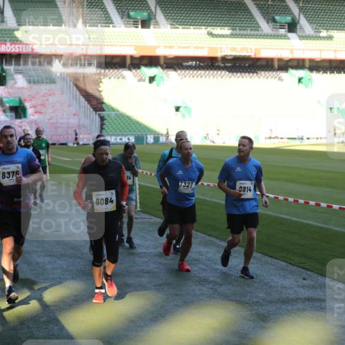 06.10.2024 - 19. swb-Marathon Bremen Yannick Fuchs http://msf.ph/oto/7386774 06.10.2024 10:26:17 Laufen im Stadion 7045, 7141, 7294, 7327, 7403, 7414, 7429, 7433, 7485, 7508, 7771, 7793, 7874, 7978, 8075, 8177, 8192, 8301, 8321, 8376, 8426, 8492, 8555, 8601, 8733, 8775, 8793, 8814, 8913, 8970, 8973, 8996, 8997, 9000, 9034, 9051, 9054, 9061, 9084 meine-sportfotos.de