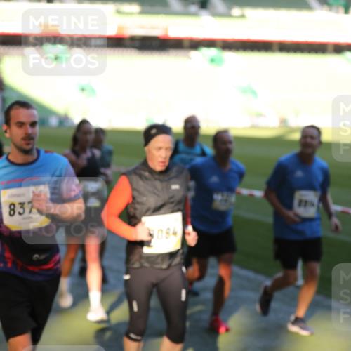 06.10.2024 - 19. swb-Marathon Bremen Yannick Fuchs http://msf.ph/oto/7386876 06.10.2024 10:26:18 Laufen im Stadion 7045, 7141, 7294, 7327, 7403, 7414, 7429, 7485, 7508, 7720, 7771, 7793, 7874, 7978, 8075, 8177, 8192, 8301, 8321, 8376, 8426, 8452, 8492, 8555, 8601, 8733, 8775, 8793, 8814, 8913, 8970, 8973, 8996, 8997, 9000, 9034, 9051, 9054, 9061, 9084 meine-sportfotos.de