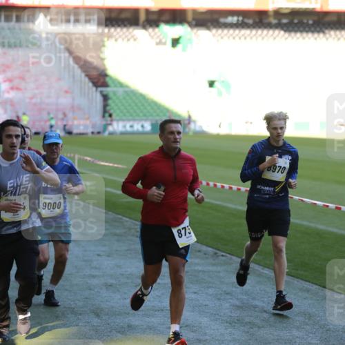 06.10.2024 - 19. swb-Marathon Bremen Yannick Fuchs http://msf.ph/oto/7386961 06.10.2024 10:26:24 Laufen im Stadion 7045, 7141, 7327, 7403, 7414, 7429, 7485, 7508, 7576, 7720, 7771, 7874, 7978, 8075, 8177, 8192, 8301, 8321, 8376, 8426, 8452, 8492, 8555, 8601, 8733, 8775, 8793, 8814, 8870, 8913, 8970, 8973, 8996, 8997, 9000, 9025, 9034, 9051, 9054, 9084 meine-sportfotos.de