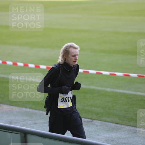 06.10.2024 - 19. swb-Marathon Bremen Yannick Fuchs http://msf.ph/oto/7387838 06.10.2024 10:27:11 Laufen im Stadion 7008, 7491, 7560, 7717, 7833, 7887, 7953, 8103, 8150, 8172, 8238, 8239, 8335, 8460, 8475, 8561, 8567, 8568, 8580, 8585, 8610, 8635, 8636, 8645, 8652, 8658, 8732, 8764, 8777, 8817, 8856, 8901, 8904, 9016, 9027, 9032, 9070, 9085, 9110 meine-sportfotos.de