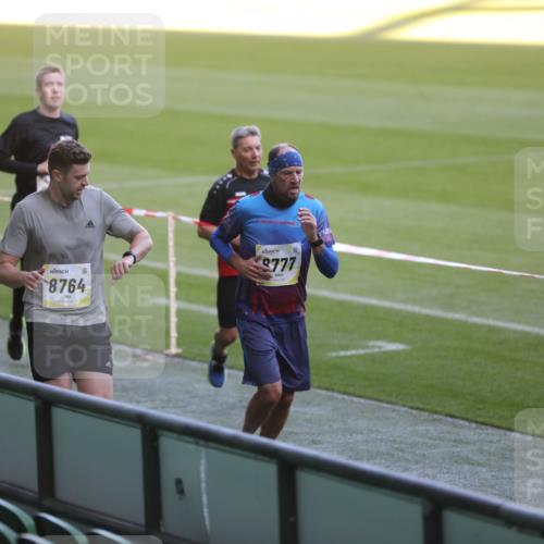 06.10.2024 - 19. swb-Marathon Bremen Yannick Fuchs http://msf.ph/oto/7387853 06.10.2024 10:27:12 Laufen im Stadion 7008, 7491, 7560, 7717, 7833, 7887, 7953, 8103, 8150, 8172, 8238, 8239, 8335, 8460, 8475, 8561, 8567, 8568, 8580, 8585, 8610, 8635, 8636, 8645, 8652, 8658, 8732, 8764, 8777, 8817, 8856, 8901, 8904, 9016, 9027, 9032, 9085, 9110 meine-sportfotos.de