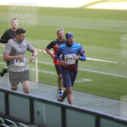 06.10.2024 - 19. swb-Marathon Bremen Yannick Fuchs http://msf.ph/oto/7387859 06.10.2024 10:27:13 Laufen im Stadion 7008, 7491, 7560, 7717, 7833, 7887, 7953, 8103, 8150, 8172, 8238, 8239, 8335, 8460, 8475, 8561, 8567, 8568, 8580, 8585, 8610, 8635, 8636, 8645, 8652, 8658, 8732, 8764, 8774, 8777, 8817, 8856, 8901, 8904, 9016, 9027, 9032, 9085, 9110 meine-sportfotos.de