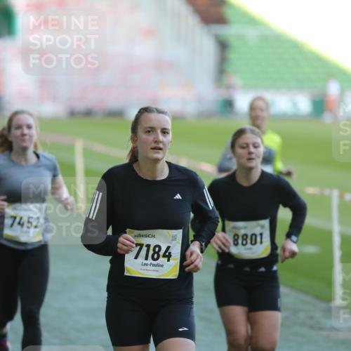 06.10.2024 - 19. swb-Marathon Bremen Yannick Fuchs http://msf.ph/oto/7388204 06.10.2024 10:27:40 Laufen im Stadion 7052, 7184, 7198, 7214, 7452, 7560, 7594, 7638, 7647, 7673, 7717, 7833, 7876, 8066, 8150, 8185, 8316, 8351, 8610, 8635, 8658, 8701, 8754, 8764, 8774, 8777, 8801, 8816, 8824, 8827, 8836, 8856, 8901, 8904, 8943, 8980, 9016, 9027, 9085, 9110 meine-sportfotos.de