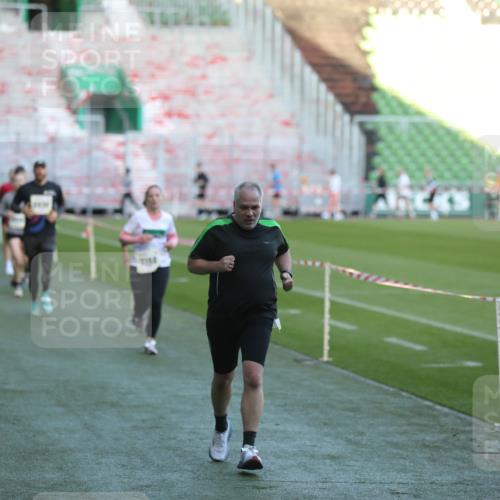 06.10.2024 - 19. swb-Marathon Bremen Yannick Fuchs http://msf.ph/oto/7388406 06.10.2024 10:27:44 Laufen im Stadion 7052, 7184, 7198, 7214, 7303, 7452, 7560, 7594, 7638, 7647, 7673, 7717, 7833, 7876, 8066, 8150, 8185, 8288, 8316, 8351, 8610, 8635, 8658, 8701, 8716, 8754, 8764, 8774, 8777, 8801, 8816, 8824, 8827, 8836, 8856, 8901, 8943, 8980, 9027, 9085 meine-sportfotos.de