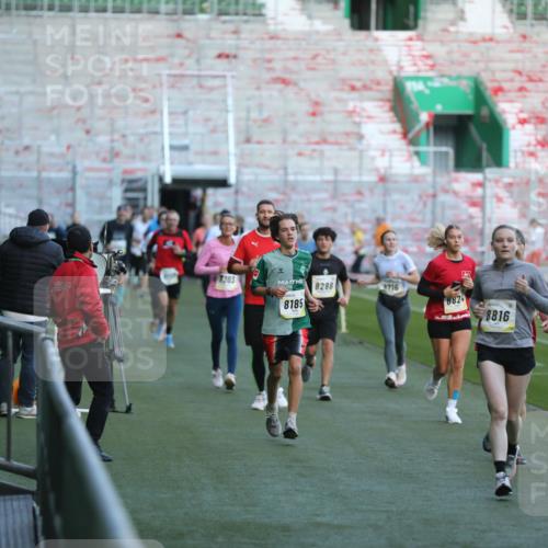 06.10.2024 - 19. swb-Marathon Bremen Yannick Fuchs http://msf.ph/oto/7388594 06.10.2024 10:27:49 Laufen im Stadion 7052, 7184, 7198, 7214, 7303, 7364, 7452, 7560, 7594, 7638, 7647, 7673, 7876, 8066, 8150, 8173, 8185, 8288, 8316, 8351, 8658, 8701, 8711, 8716, 8754, 8774, 8801, 8816, 8824, 8827, 8836, 8943, 8980, 9027, 9085 meine-sportfotos.de