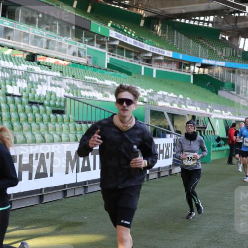 06.10.2024 - 19. swb-Marathon Bremen Yannick Fuchs http://msf.ph/oto/7389215 06.10.2024 10:28:14 Laufen im Stadion 7025, 7094, 7095, 7195, 7198, 7216, 7217, 7303, 7364, 7402, 7464, 7501, 7538, 7541, 7568, 7569, 7594, 7965, 8066, 8173, 8185, 8261, 8288, 8374, 8403, 8405, 8411, 8456, 8498, 8526, 8551, 8569, 8711, 8716, 8816, 8824, 8827, 8836, 8877, 8891, 8943, 8966, 9040, 9060 meine-sportfotos.de