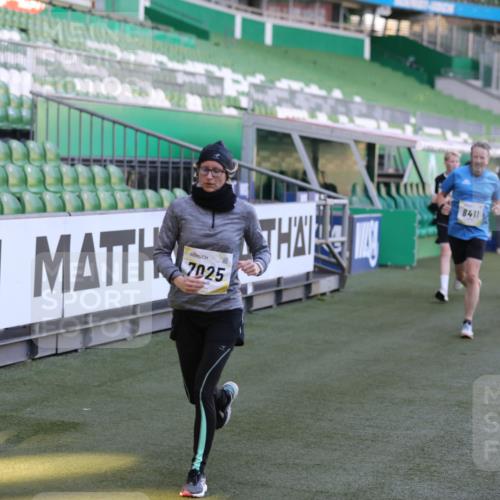 06.10.2024 - 19. swb-Marathon Bremen Yannick Fuchs http://msf.ph/oto/7389252 06.10.2024 10:28:15 Laufen im Stadion 7025, 7041, 7094, 7095, 7195, 7198, 7216, 7217, 7303, 7364, 7402, 7464, 7501, 7511, 7538, 7541, 7568, 7569, 7594, 7965, 8066, 8173, 8185, 8261, 8288, 8374, 8403, 8405, 8411, 8456, 8498, 8526, 8551, 8569, 8711, 8716, 8816, 8824, 8827, 8833, 8836, 8877, 8891, 8943, 8966, 9040, 9060 meine-sportfotos.de