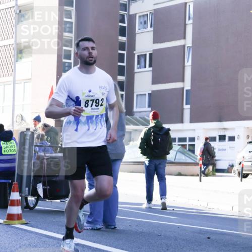 06.10.2024 - 19. swb-Marathon Bremen Matties Gatica Varas http://msf.ph/oto/7424793 06.10.2024 10:34:50 Laufen 8792 meine-sportfotos.de