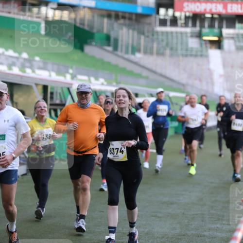 06.10.2024 - 19. swb-Marathon Bremen Yannick Fuchs http://msf.ph/oto/7448733 06.10.2024 10:28:18 Laufen im Stadion 7025, 7041, 7094, 7095, 7195, 7198, 7216, 7217, 7303, 7364, 7402, 7464, 7501, 7511, 7538, 7541, 7568, 7569, 7594, 7697, 7897, 7965, 8066, 8173, 8185, 8261, 8288, 8374, 8403, 8405, 8411, 8456, 8488, 8498, 8526, 8551, 8569, 8711, 8716, 8816, 8824, 8827, 8833, 8836, 8877, 8891, 8966, 9040, 9060 meine-sportfotos.de