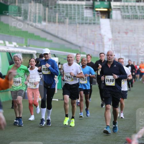 06.10.2024 - 19. swb-Marathon Bremen Yannick Fuchs http://msf.ph/oto/7448736 06.10.2024 10:28:19 Laufen im Stadion 7025, 7041, 7094, 7095, 7195, 7198, 7216, 7217, 7303, 7364, 7402, 7464, 7501, 7511, 7538, 7541, 7568, 7569, 7594, 7697, 7897, 7965, 8066, 8173, 8185, 8261, 8288, 8374, 8403, 8405, 8411, 8456, 8488, 8498, 8526, 8551, 8569, 8711, 8716, 8816, 8824, 8827, 8833, 8836, 8877, 8891, 8966, 8991, 9040, 9060 meine-sportfotos.de