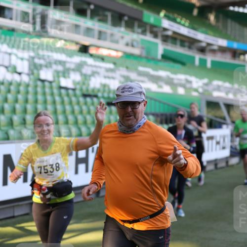06.10.2024 - 19. swb-Marathon Bremen Yannick Fuchs http://msf.ph/oto/7448745 06.10.2024 10:28:21 Laufen im Stadion 7025, 7041, 7094, 7095, 7195, 7216, 7217, 7303, 7364, 7402, 7464, 7501, 7511, 7538, 7541, 7568, 7569, 7594, 7697, 7897, 7965, 8067, 8173, 8185, 8261, 8288, 8334, 8374, 8403, 8405, 8411, 8456, 8488, 8498, 8526, 8551, 8569, 8711, 8716, 8816, 8824, 8827, 8833, 8877, 8891, 8966, 8991, 9040, 9060 meine-sportfotos.de