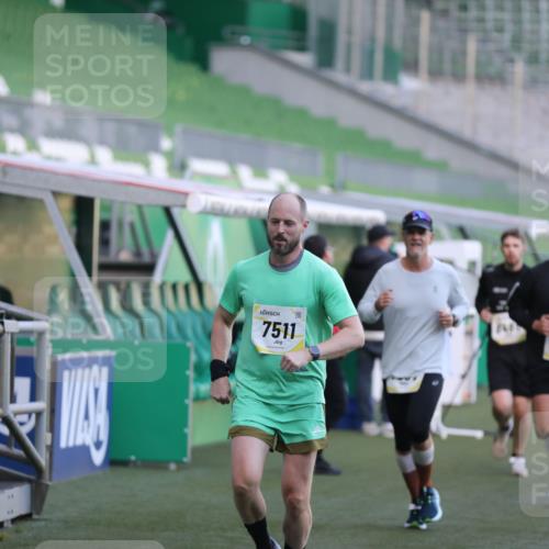 06.10.2024 - 19. swb-Marathon Bremen Yannick Fuchs http://msf.ph/oto/7448766 06.10.2024 10:28:27 Laufen im Stadion 7025, 7041, 7086, 7094, 7095, 7195, 7216, 7217, 7218, 7303, 7364, 7402, 7464, 7501, 7511, 7526, 7538, 7541, 7568, 7569, 7697, 7897, 7965, 8067, 8173, 8251, 8261, 8323, 8334, 8374, 8403, 8405, 8411, 8456, 8488, 8498, 8526, 8551, 8569, 8711, 8716, 8833, 8877, 8891, 8966, 8968, 8991, 9040, 9060 meine-sportfotos.de
