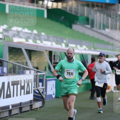 06.10.2024 - 19. swb-Marathon Bremen Yannick Fuchs http://msf.ph/oto/7448770 06.10.2024 10:28:28 Laufen im Stadion 7025, 7041, 7086, 7094, 7095, 7195, 7216, 7217, 7218, 7364, 7402, 7464, 7501, 7511, 7521, 7526, 7538, 7541, 7568, 7569, 7697, 7897, 7965, 8067, 8173, 8251, 8261, 8323, 8334, 8374, 8403, 8405, 8411, 8456, 8488, 8498, 8526, 8551, 8569, 8711, 8716, 8833, 8877, 8891, 8966, 8968, 8991, 9040, 9060 meine-sportfotos.de