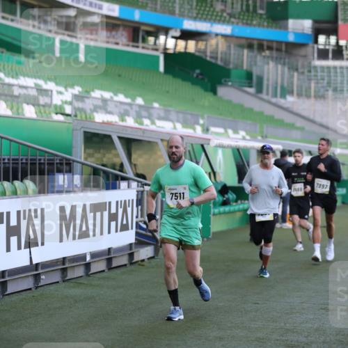 06.10.2024 - 19. swb-Marathon Bremen Yannick Fuchs http://msf.ph/oto/7448773 06.10.2024 10:28:28 Laufen im Stadion 7025, 7041, 7086, 7094, 7095, 7195, 7216, 7217, 7218, 7364, 7402, 7464, 7501, 7511, 7521, 7526, 7538, 7541, 7568, 7569, 7697, 7897, 7965, 8067, 8173, 8251, 8261, 8323, 8334, 8374, 8403, 8405, 8411, 8456, 8488, 8498, 8526, 8551, 8569, 8711, 8716, 8833, 8877, 8891, 8966, 8968, 8991, 9040, 9060 meine-sportfotos.de
