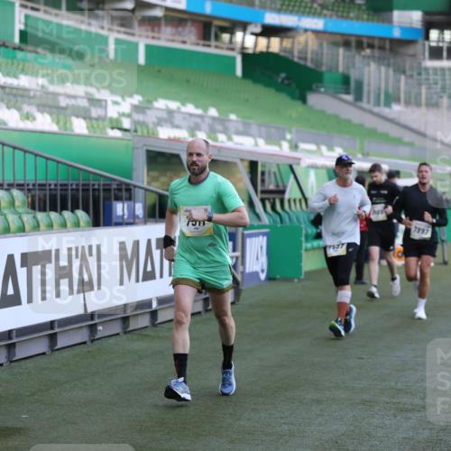 06.10.2024 - 19. swb-Marathon Bremen Yannick Fuchs http://msf.ph/oto/7448777 06.10.2024 10:28:29 Laufen im Stadion 7025, 7041, 7086, 7094, 7095, 7195, 7216, 7217, 7218, 7364, 7402, 7464, 7501, 7511, 7521, 7526, 7538, 7541, 7568, 7569, 7697, 7827, 7897, 7965, 8067, 8173, 8251, 8261, 8323, 8334, 8374, 8403, 8405, 8411, 8456, 8488, 8498, 8526, 8551, 8569, 8711, 8833, 8877, 8891, 8966, 8968, 8991, 9040, 9060 meine-sportfotos.de