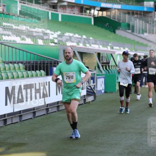 06.10.2024 - 19. swb-Marathon Bremen Yannick Fuchs http://msf.ph/oto/7448779 06.10.2024 10:28:29 Laufen im Stadion 7025, 7041, 7086, 7094, 7095, 7195, 7216, 7217, 7218, 7364, 7402, 7464, 7501, 7511, 7521, 7526, 7538, 7541, 7568, 7569, 7697, 7827, 7897, 7965, 8067, 8173, 8251, 8261, 8323, 8334, 8374, 8403, 8405, 8411, 8456, 8488, 8498, 8526, 8551, 8569, 8711, 8833, 8877, 8891, 8966, 8968, 8991, 9040, 9060 meine-sportfotos.de