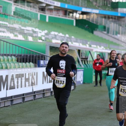06.10.2024 - 19. swb-Marathon Bremen Yannick Fuchs http://msf.ph/oto/7448793 06.10.2024 10:28:34 Laufen im Stadion 7025, 7041, 7086, 7094, 7095, 7195, 7216, 7217, 7218, 7402, 7464, 7501, 7511, 7521, 7526, 7538, 7541, 7568, 7569, 7697, 7827, 7897, 7940, 7965, 8067, 8251, 8261, 8306, 8323, 8334, 8374, 8403, 8405, 8411, 8419, 8456, 8488, 8498, 8526, 8551, 8566, 8569, 8665, 8833, 8877, 8891, 8966, 8968, 8990, 8991, 9040, 9060 meine-sportfotos.de
