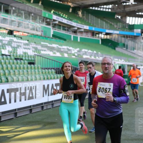 06.10.2024 - 19. swb-Marathon Bremen Yannick Fuchs http://msf.ph/oto/7448805 06.10.2024 10:28:37 Laufen im Stadion 7025, 7041, 7086, 7195, 7216, 7217, 7218, 7296, 7402, 7501, 7511, 7521, 7526, 7538, 7541, 7568, 7569, 7697, 7776, 7827, 7897, 7940, 7965, 8067, 8251, 8261, 8306, 8323, 8334, 8374, 8403, 8405, 8411, 8419, 8488, 8498, 8526, 8536, 8551, 8566, 8569, 8665, 8833, 8877, 8891, 8966, 8968, 8990, 8991, 9038, 9040, 9060 meine-sportfotos.de