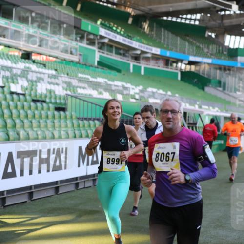 06.10.2024 - 19. swb-Marathon Bremen Yannick Fuchs http://msf.ph/oto/7448806 06.10.2024 10:28:37 Laufen im Stadion 7025, 7041, 7086, 7195, 7216, 7217, 7218, 7296, 7402, 7501, 7511, 7521, 7526, 7538, 7541, 7568, 7569, 7697, 7776, 7827, 7897, 7940, 7965, 8067, 8251, 8261, 8306, 8323, 8334, 8374, 8403, 8405, 8411, 8419, 8488, 8498, 8526, 8536, 8551, 8566, 8569, 8665, 8833, 8877, 8891, 8966, 8968, 8990, 8991, 9038, 9040, 9060 meine-sportfotos.de