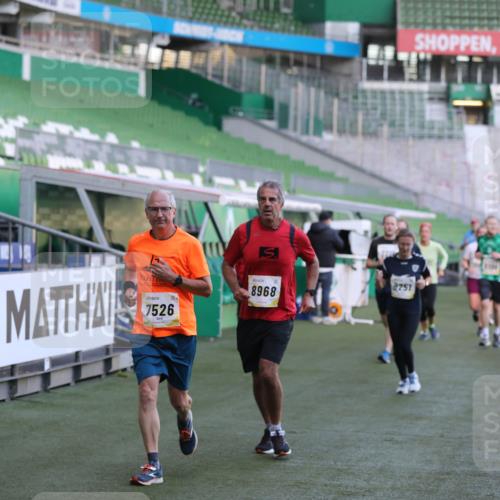06.10.2024 - 19. swb-Marathon Bremen Yannick Fuchs http://msf.ph/oto/7448812 06.10.2024 10:28:39 Laufen im Stadion 7025, 7041, 7086, 7195, 7216, 7217, 7218, 7296, 7402, 7501, 7511, 7521, 7526, 7538, 7541, 7568, 7569, 7697, 7776, 7827, 7897, 7940, 7965, 8067, 8251, 8261, 8306, 8323, 8334, 8374, 8411, 8419, 8488, 8498, 8526, 8536, 8551, 8566, 8569, 8665, 8833, 8877, 8891, 8966, 8968, 8990, 8991, 9038, 9040, 9060, 9080 meine-sportfotos.de
