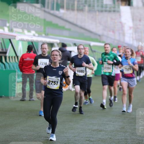 06.10.2024 - 19. swb-Marathon Bremen Yannick Fuchs http://msf.ph/oto/7448820 06.10.2024 10:28:40 Laufen im Stadion 7025, 7041, 7086, 7195, 7216, 7217, 7218, 7296, 7402, 7501, 7511, 7521, 7526, 7538, 7541, 7568, 7569, 7697, 7776, 7827, 7897, 7940, 7965, 8067, 8251, 8261, 8306, 8323, 8334, 8374, 8411, 8419, 8488, 8498, 8526, 8536, 8551, 8566, 8569, 8665, 8819, 8833, 8877, 8891, 8966, 8968, 8990, 8991, 9038, 9060, 9080 meine-sportfotos.de