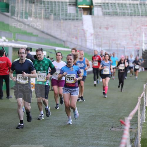 06.10.2024 - 19. swb-Marathon Bremen Yannick Fuchs http://msf.ph/oto/7448828 06.10.2024 10:28:42 Laufen im Stadion 7025, 7041, 7086, 7099, 7195, 7216, 7217, 7218, 7296, 7402, 7501, 7511, 7521, 7526, 7538, 7541, 7568, 7569, 7697, 7776, 7827, 7897, 7940, 7965, 8018, 8067, 8244, 8251, 8261, 8306, 8323, 8334, 8336, 8374, 8411, 8419, 8488, 8498, 8526, 8536, 8551, 8566, 8569, 8665, 8819, 8833, 8877, 8891, 8966, 8968, 8990, 8991, 9038, 9060, 9080 meine-sportfotos.de