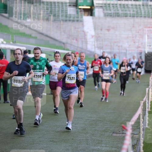 06.10.2024 - 19. swb-Marathon Bremen Yannick Fuchs http://msf.ph/oto/7448829 06.10.2024 10:28:42 Laufen im Stadion 7025, 7041, 7086, 7099, 7195, 7216, 7217, 7218, 7296, 7402, 7501, 7511, 7521, 7526, 7538, 7541, 7568, 7569, 7697, 7776, 7827, 7897, 7940, 7965, 8018, 8067, 8244, 8251, 8261, 8306, 8323, 8334, 8336, 8374, 8411, 8419, 8488, 8498, 8526, 8536, 8551, 8566, 8569, 8665, 8819, 8833, 8877, 8891, 8966, 8968, 8990, 8991, 9038, 9060, 9080 meine-sportfotos.de