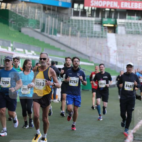 06.10.2024 - 19. swb-Marathon Bremen Yannick Fuchs http://msf.ph/oto/7448858 06.10.2024 10:29:10 Laufen im Stadion 7099, 7290, 7296, 7370, 7521, 7590, 7671, 7683, 7776, 7825, 7827, 7940, 7983, 8018, 8098, 8156, 8157, 8158, 8244, 8251, 8252, 8306, 8336, 8419, 8443, 8461, 8522, 8525, 8536, 8566, 8596, 8604, 8665, 8819, 8828, 8835, 8843, 8875, 8894, 8953, 8965, 8990, 9014, 9038, 9080, 9106 meine-sportfotos.de