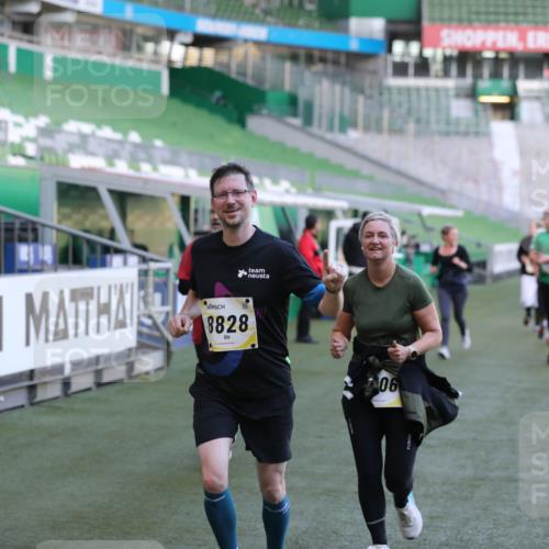 06.10.2024 - 19. swb-Marathon Bremen Yannick Fuchs http://msf.ph/oto/7448880 06.10.2024 10:29:15 Laufen im Stadion 7099, 7290, 7296, 7334, 7370, 7590, 7671, 7683, 7714, 7776, 7800, 7825, 7940, 7983, 8018, 8092, 8098, 8156, 8157, 8158, 8244, 8252, 8306, 8336, 8419, 8443, 8461, 8522, 8525, 8536, 8566, 8575, 8596, 8604, 8665, 8819, 8828, 8835, 8843, 8875, 8894, 8951, 8953, 8965, 8990, 9001, 9014, 9038, 9066, 9080, 9106 meine-sportfotos.de