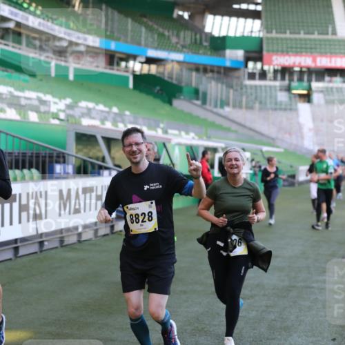 06.10.2024 - 19. swb-Marathon Bremen Yannick Fuchs http://msf.ph/oto/7448882 06.10.2024 10:29:16 Laufen im Stadion 7099, 7290, 7296, 7334, 7370, 7590, 7671, 7683, 7714, 7776, 7800, 7825, 7940, 7983, 7992, 8018, 8092, 8098, 8156, 8157, 8158, 8244, 8252, 8306, 8330, 8336, 8419, 8443, 8461, 8522, 8525, 8536, 8566, 8575, 8596, 8604, 8665, 8819, 8828, 8835, 8843, 8875, 8894, 8951, 8953, 8965, 8990, 9001, 9014, 9038, 9066, 9080, 9106 meine-sportfotos.de