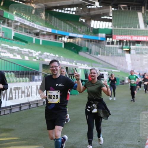 06.10.2024 - 19. swb-Marathon Bremen Yannick Fuchs http://msf.ph/oto/7448884 06.10.2024 10:29:16 Laufen im Stadion 7099, 7290, 7296, 7334, 7370, 7590, 7671, 7683, 7714, 7776, 7800, 7825, 7940, 7983, 7992, 8018, 8092, 8098, 8156, 8157, 8158, 8244, 8252, 8306, 8330, 8336, 8419, 8443, 8461, 8522, 8525, 8536, 8566, 8575, 8596, 8604, 8665, 8819, 8828, 8835, 8843, 8875, 8894, 8951, 8953, 8965, 8990, 9001, 9014, 9038, 9066, 9080, 9106 meine-sportfotos.de