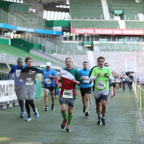 06.10.2024 - 19. swb-Marathon Bremen Yannick Fuchs http://msf.ph/oto/7448922 06.10.2024 10:29:30 Laufen im Stadion 7066, 7117, 7193, 7194, 7290, 7334, 7370, 7372, 7384, 7671, 7683, 7706, 7714, 7768, 7800, 7825, 7870, 7931, 7983, 7992, 8001, 8092, 8098, 8156, 8157, 8158, 8215, 8252, 8330, 8424, 8443, 8458, 8461, 8522, 8525, 8570, 8575, 8596, 8604, 8609, 8828, 8835, 8843, 8854, 8875, 8894, 8925, 8951, 8953, 9001, 9014, 9066, 9106 meine-sportfotos.de
